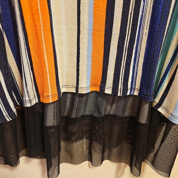 Jennifer Lopez sleeveless top - Picture 4 of 8